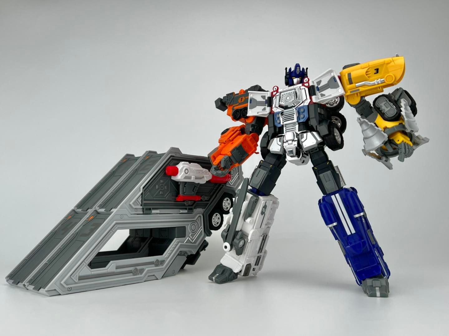 Fans Hobby MB-18 Energy Commander Full Color mages